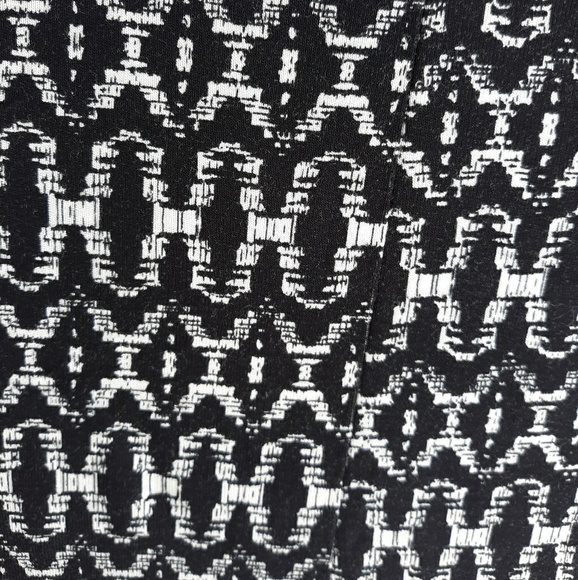 NWT OLD NAVY GEOMETRIC B&W RAYON DRESS, L - Picture 4 of 5